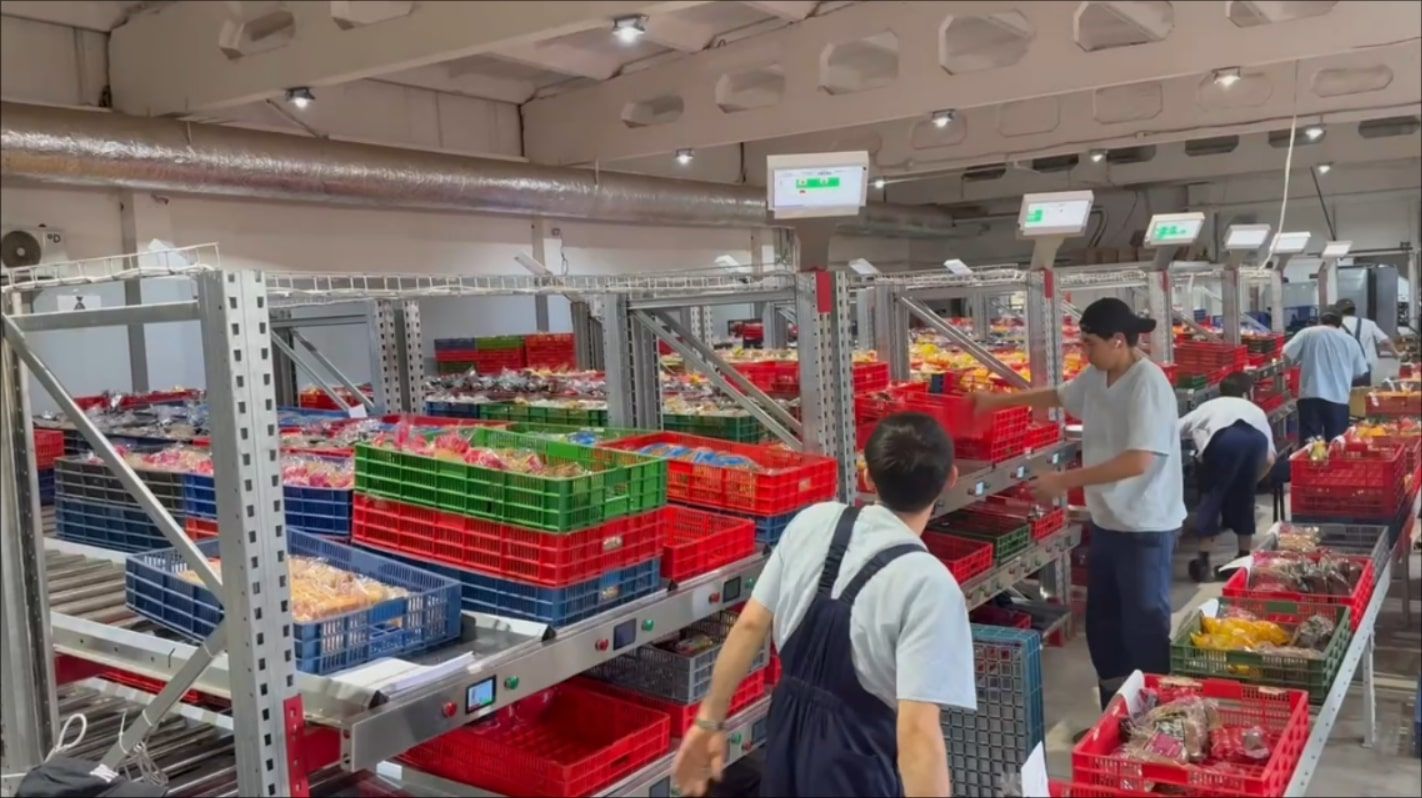 Гравитационный стеллаж